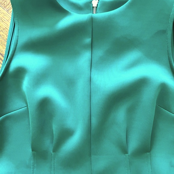 Fitted “scuba” style dress - Picture 2 of 8